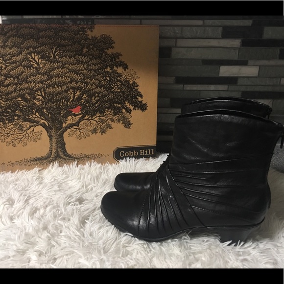Cobb Hill by New Balance Shoes - Cobb Hill Ankle Boot’s Size 11 Like New! ♥️
